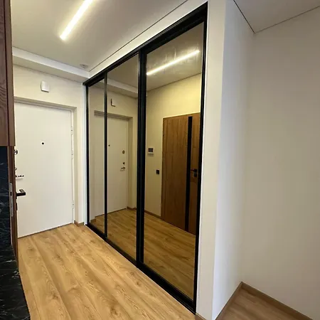 דירה Jaukus Butas 2 Kambariu Girioje